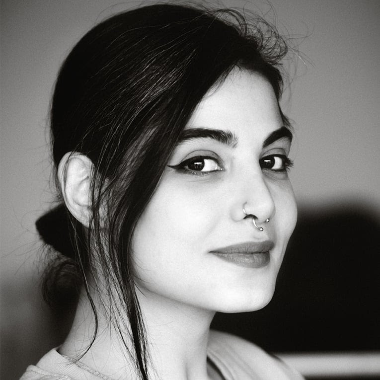 Farnaz Kia